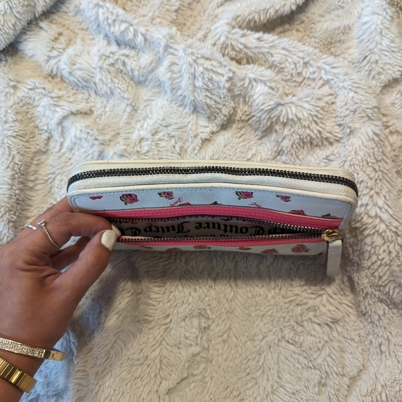 Juicy Couture wallet - Picture 8 of 8